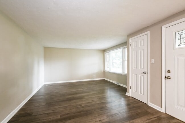 Photo - 120 E 75th St