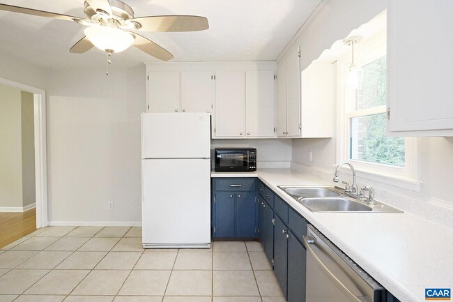 Photo - 930 Claudius Ct