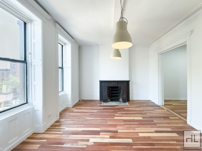 Photo - Massive Fort Greene 3-Bed 1-Bath / In Unit W&D / 2-Blocks to Fort Greene Park Unidad 2A
