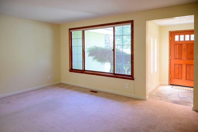 Photo - 9406 167th Ave NE