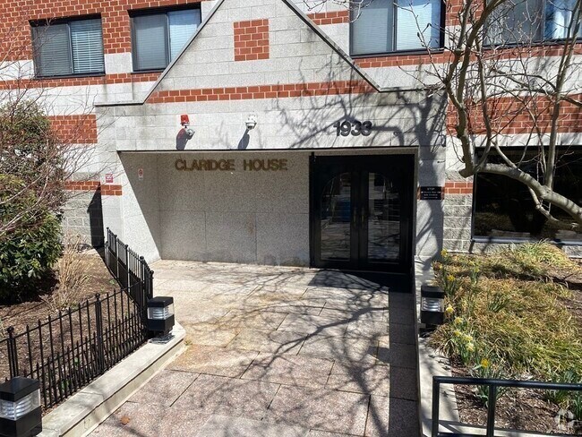 Building Photo - 1933 Commonwealth Ave Unit 408 Rental