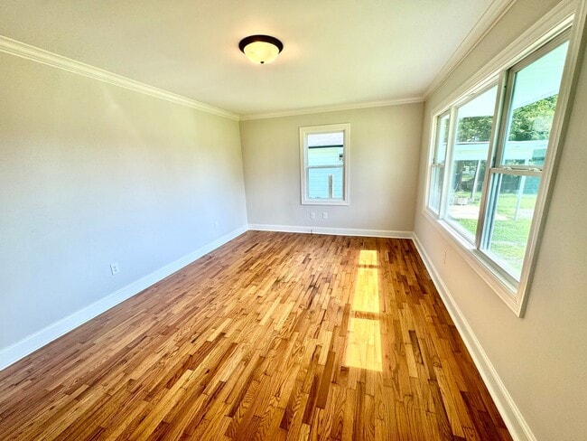 Photo - Freshly Renovated in Athens City! Lawncare included!