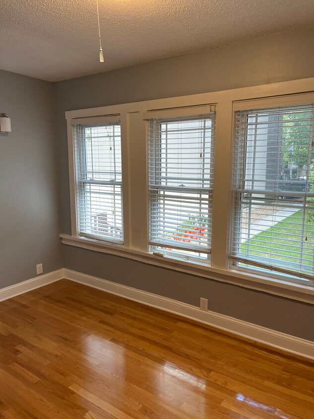 Photo - 3412 N Seminary Ave (Chicago, IL)