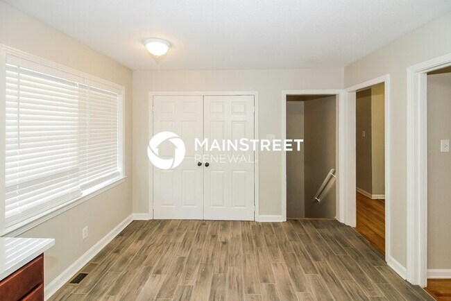 Photo - 3 Bedroom Pet-Friendly Home in Memphis, TN with Main Street Renewal