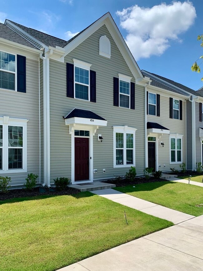 Photo - 4914 Crossley St