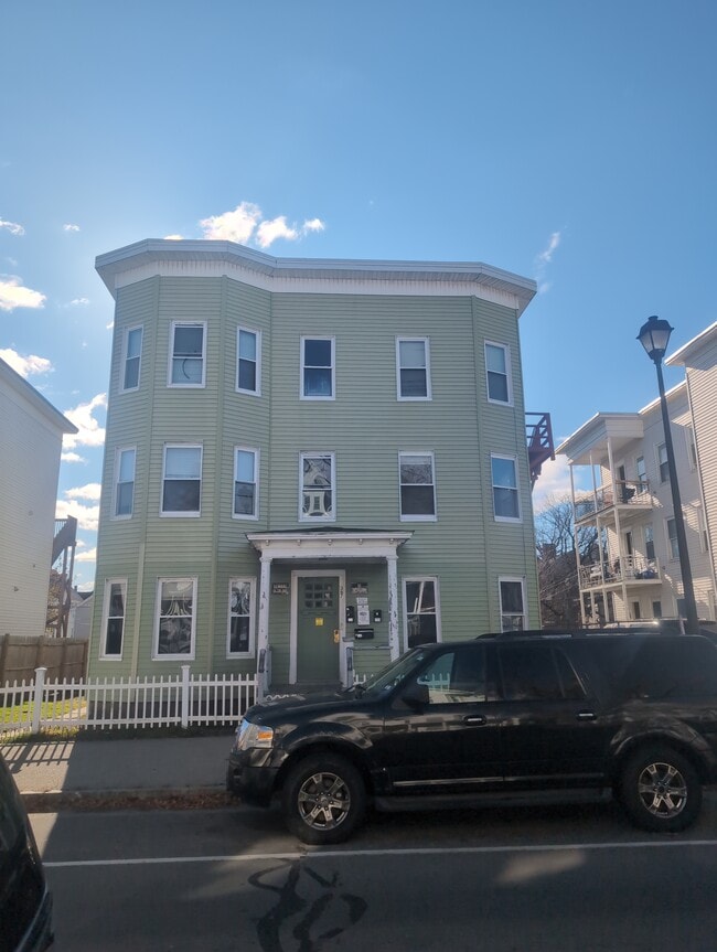 Building Photo - 367 Spruce St Unit Apt 1