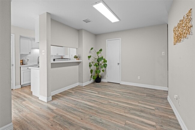 Photo - 10327 Gladewood Dr