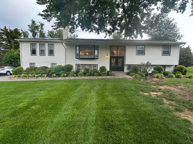 Photo - Gorgeous, fully remodeled 5 bed 3 bath centrally located in Great Falls