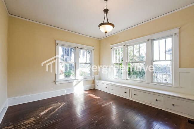 Photo - 626 E Washington Ave