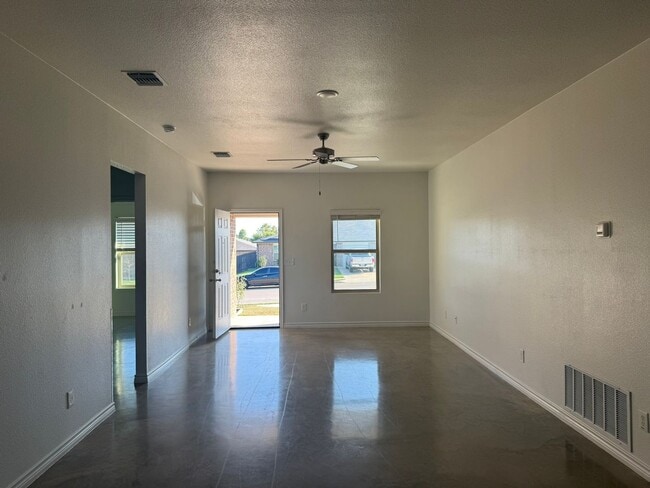 1801 Emma Naylor Ct Unidad B