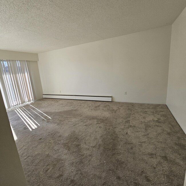 Photo - 1909-1909 Salton Rd