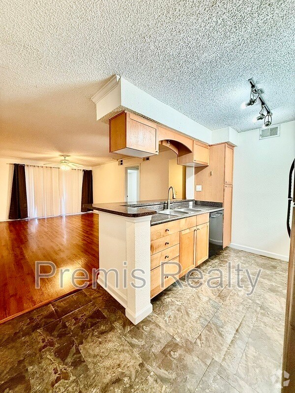 Building Photo - 2500 Winding Creek Blvd Rental