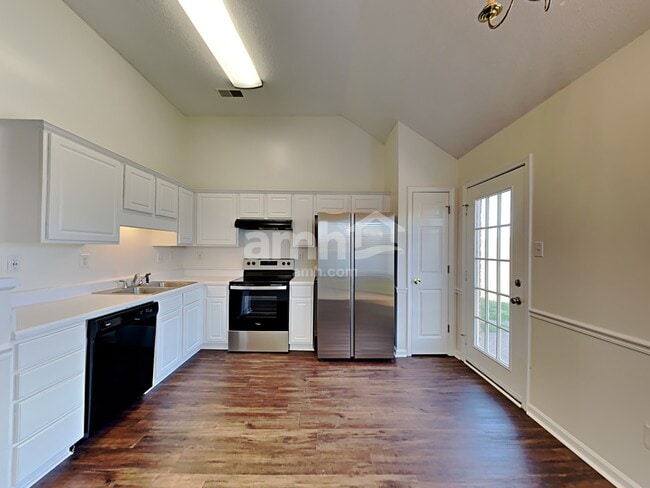 Photo - 1374 Siskin Dr