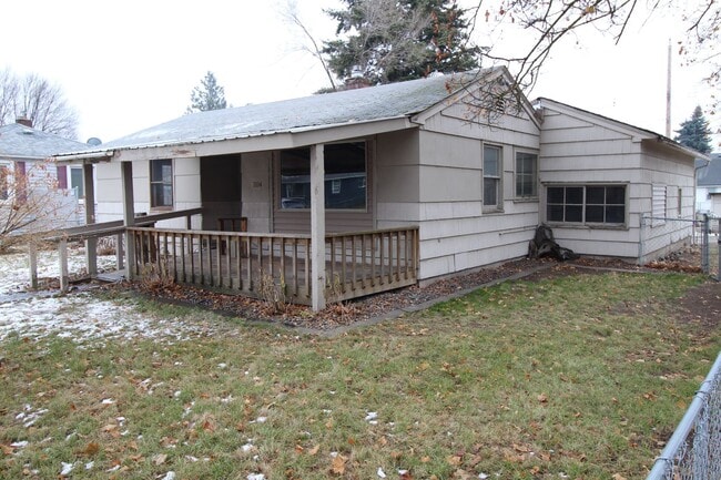 Photo - 1204 E Bismark Ave House