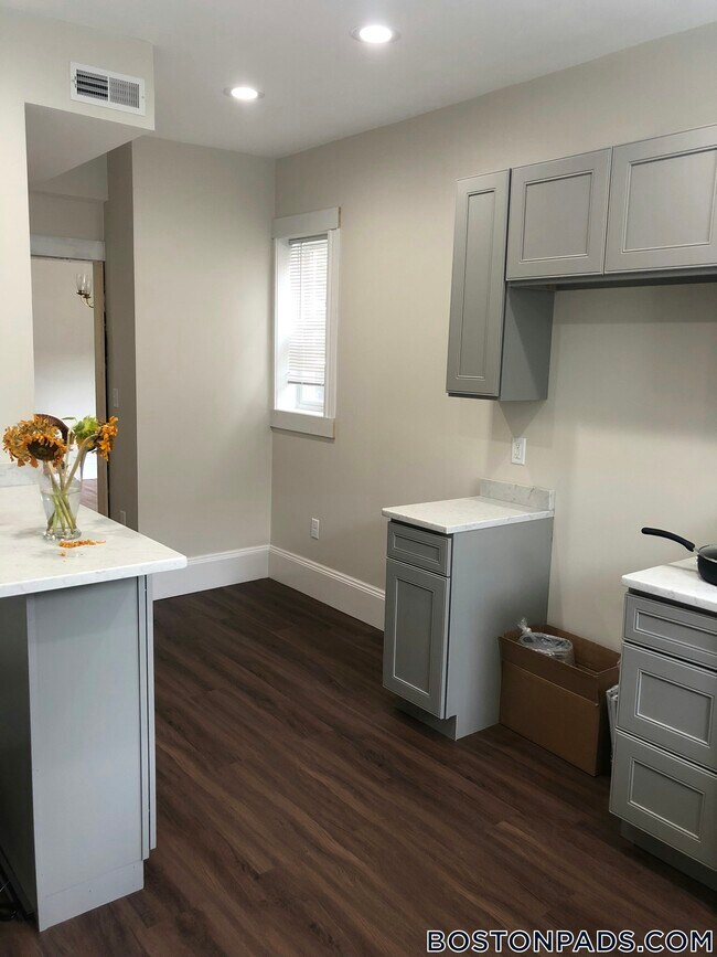 Photo - 130 Glenville Ave Unit 2