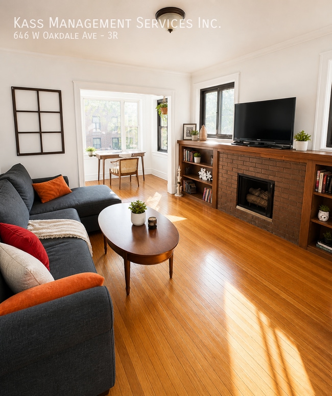 Photo - 646 W Oakdale Ave Unit 3R