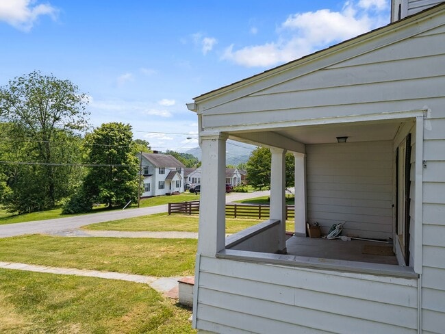 Photo - 4 bedroom home in Rich Creek!