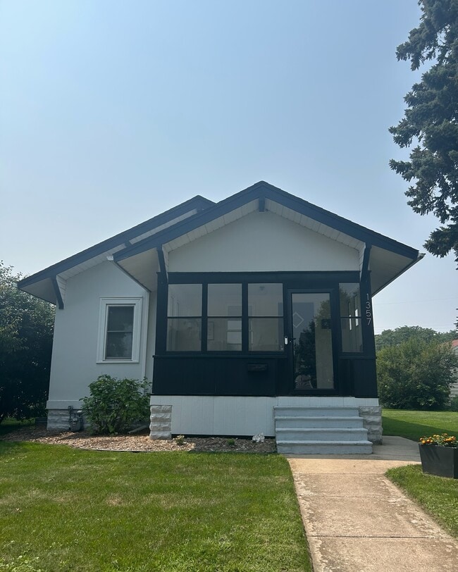Building Photo - 1357 Schletti St Rental