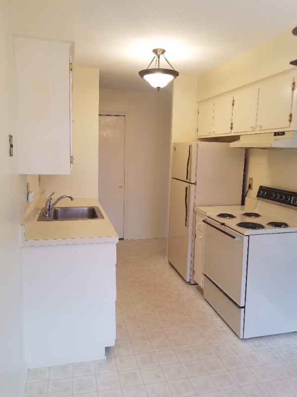 Photo - 930 6th St S