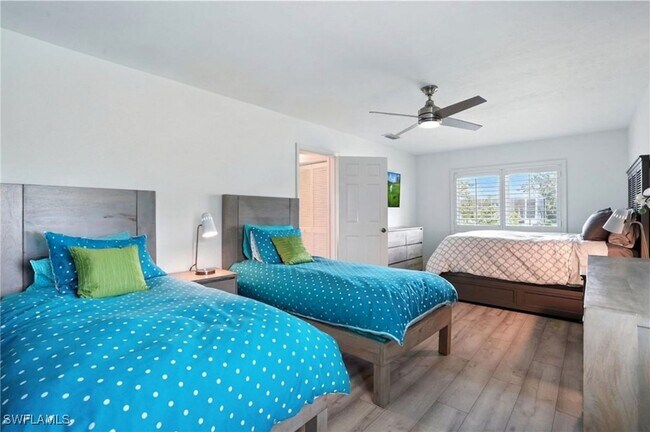 Photo - 205 Springline Dr