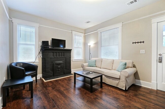Photo - Large Downtown 3BR/2BA House For Rent Walking Distance to Daffin Park