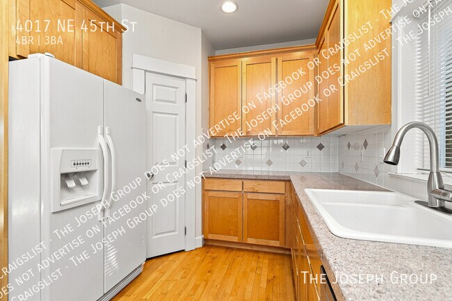 Photo - 4017 NE 45th St
