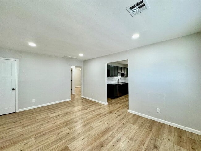 Photo - 705 N Key Blvd