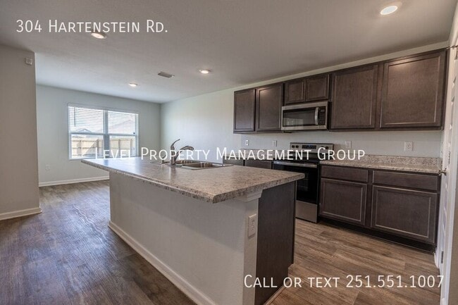 Photo - 304 Hartenstein Rd