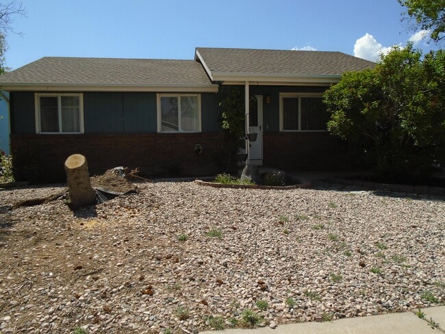 Photo - 912 Foothills Ct House