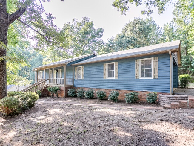 Photo - Spacious 3-Bed Home in District 6! Private...