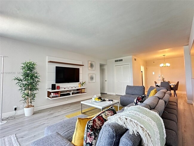 Photo - 1200 West Ave Unit 329