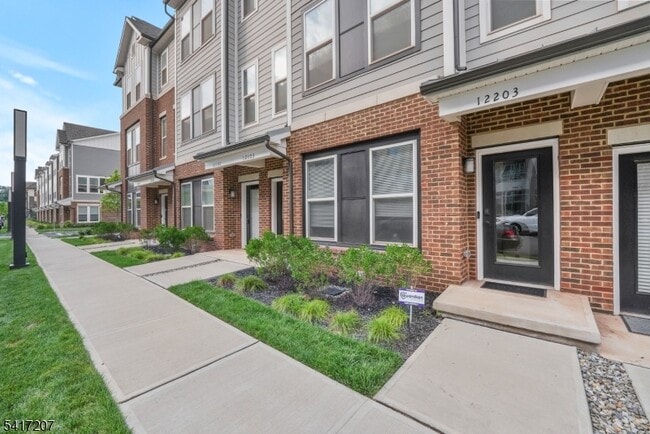 Building Photo - 8 Jessica Ln