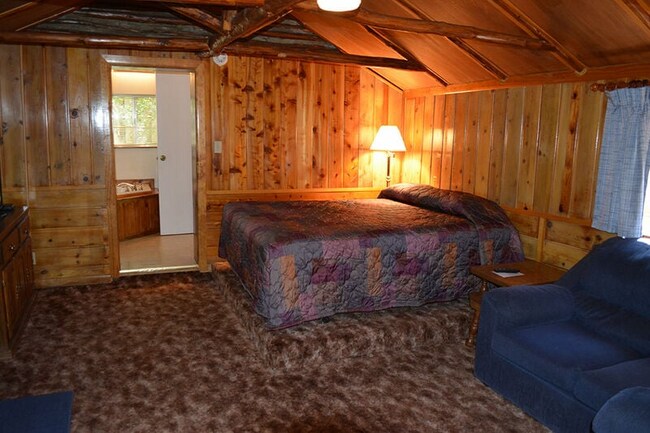 Photo - 237 E White Mountain Blvd