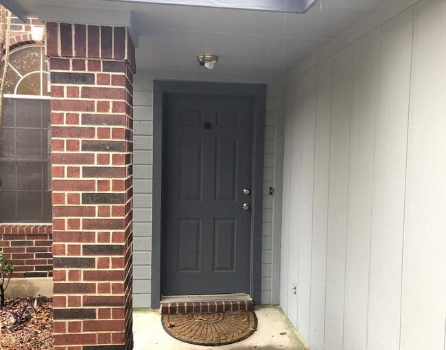 Photo - 17253 Tobermory Dr