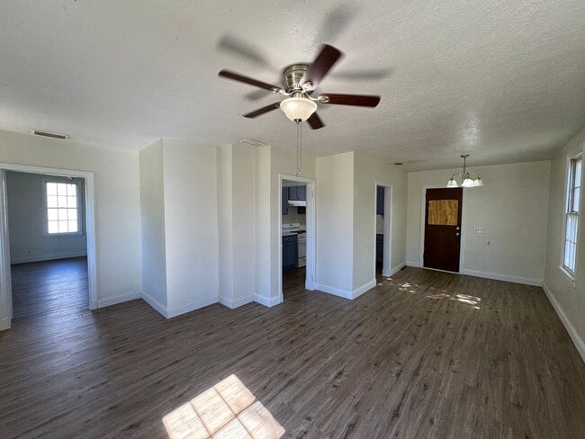 Photo - 2 Bedroom / 1 Bath Historic Home on Helvenston St in Live Oak