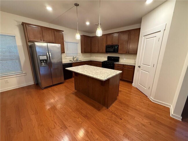 Photo - 1392 Weatherbrook Cir