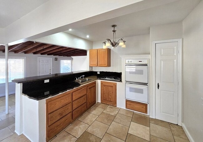 Photo - 504 Holmsley Ave