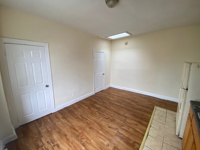 Photo - 5900 Pine St Unit 2