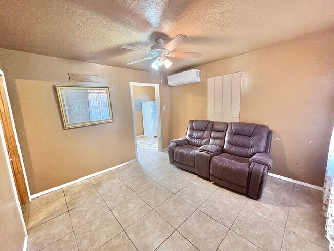 Photo - 505 W Polk Ave