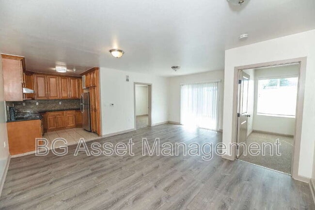 Photo - 1459 MacArthur Blvd Unit 13