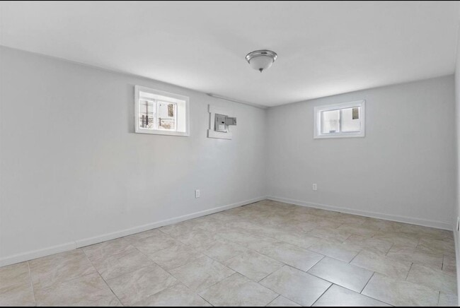 Photo - 35 McAdoo Ave Unit 1