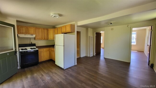 Photo - 92 E Main St Unit 2