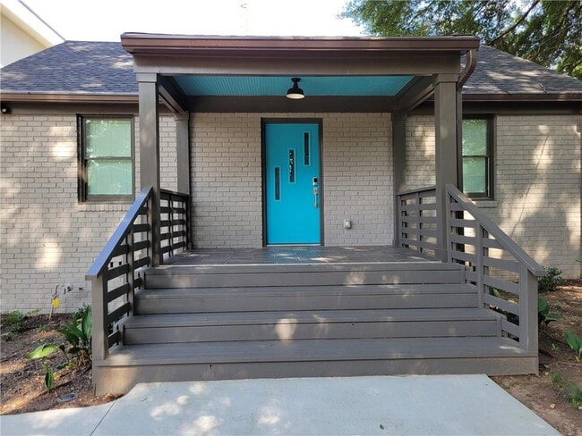 Photo - 367 Ashley Ave NE