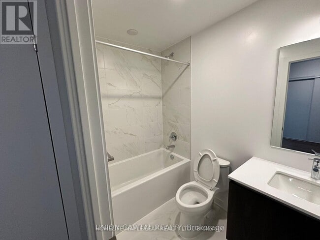 Photo - 395 Dundas St W Unit 708