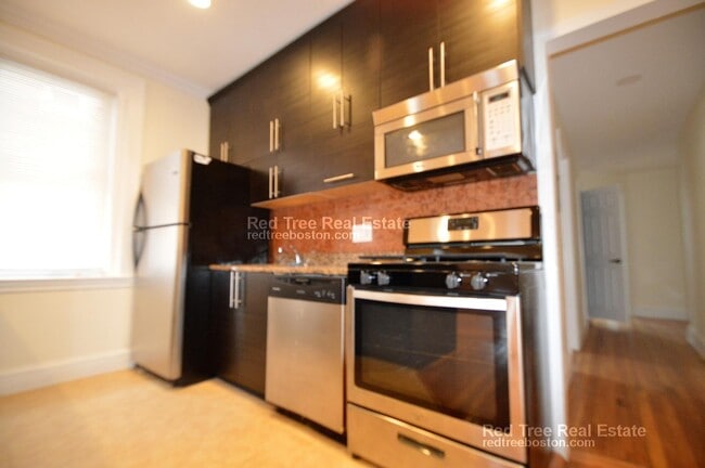 Photo - 73 Thatcher St