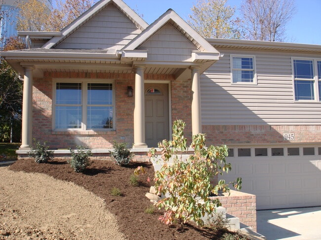 Building Photo - 940 Sautter Dr Unit 940 Sautter Dr.