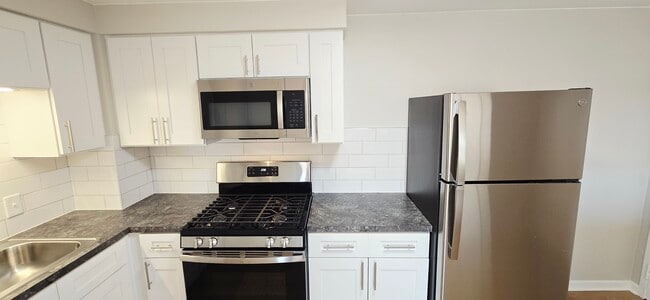 Photo - 11011-11013 S Lloyd Dr