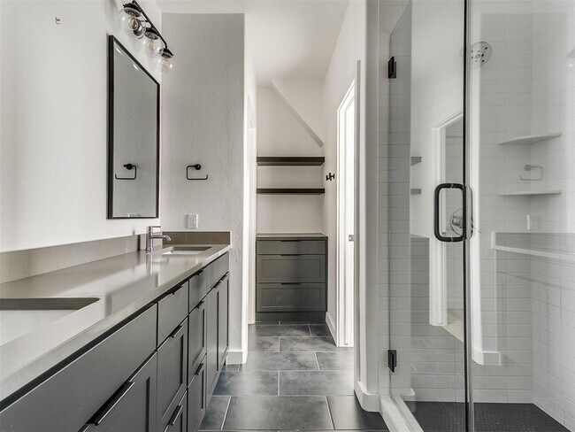 Photo - 920 Pedalers Ln