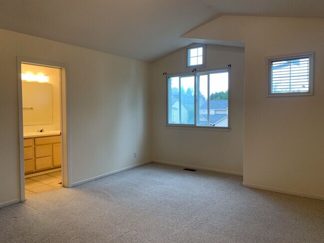 Photo - Beautiful 4BR Home | Cul-de-Sac Setting | Prime Bellevue Location