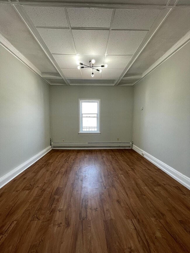 184 Garfield Ave 8 - 180 Garfield Ave Unit 4